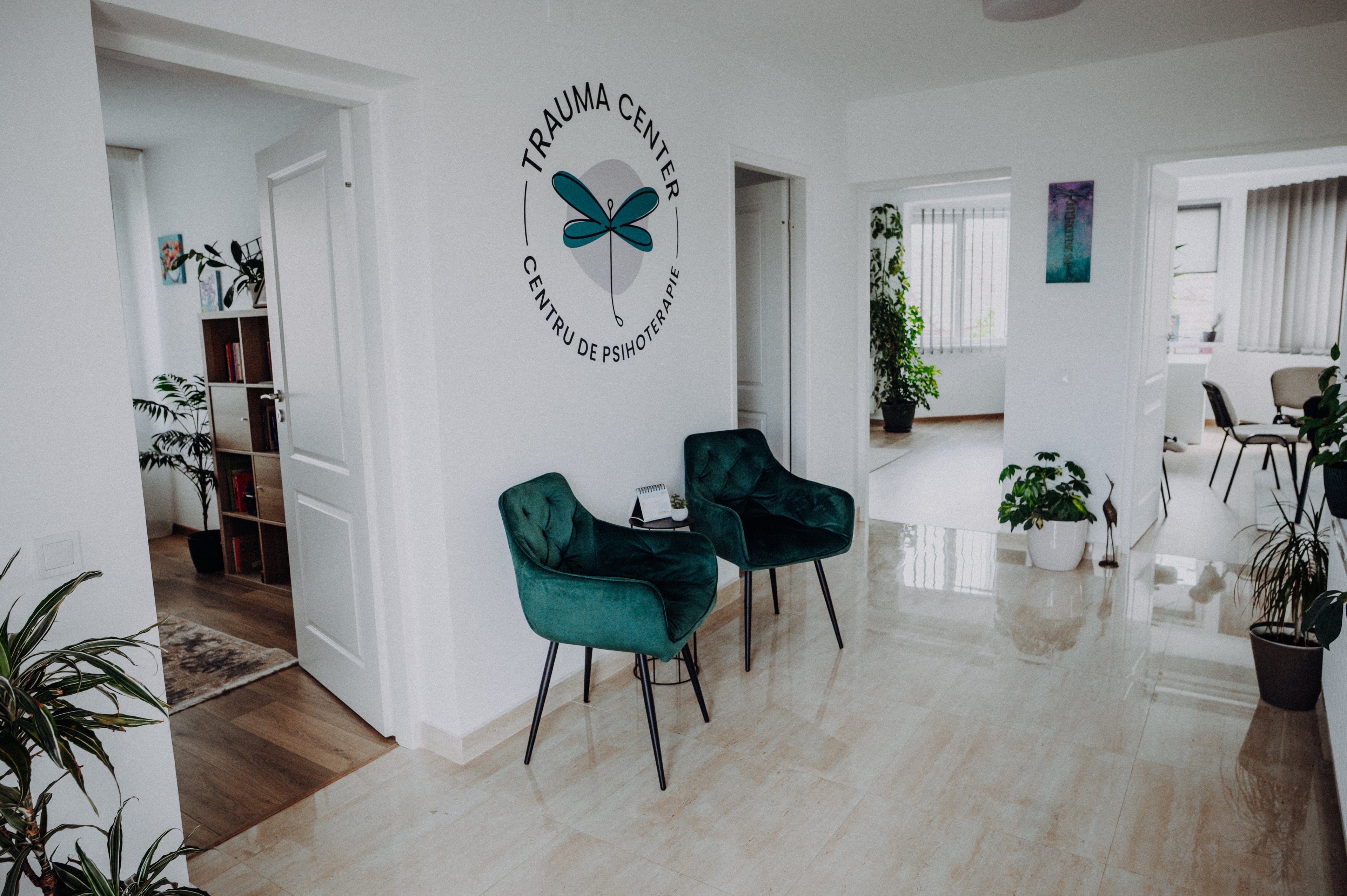 Coridor luminos în interiorul Trauma Center Cluj
